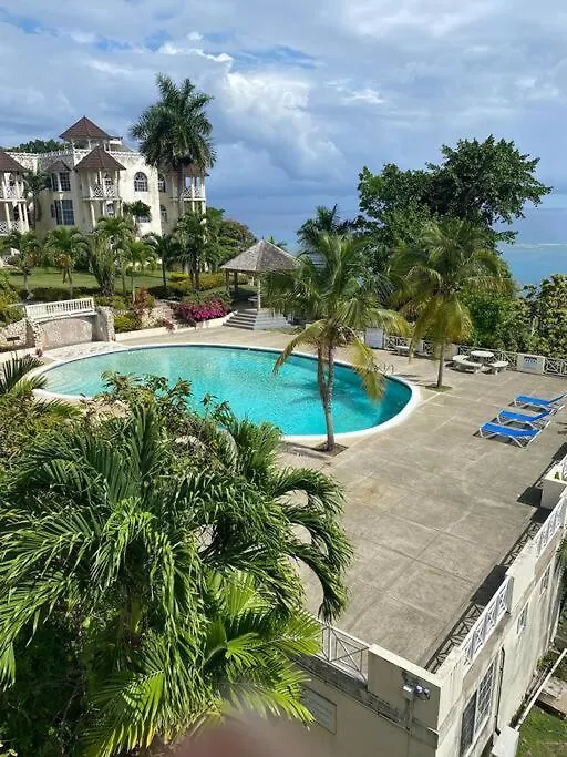 Coastal Beauty - Beautiful Penthouse Condo In Ocho Rios