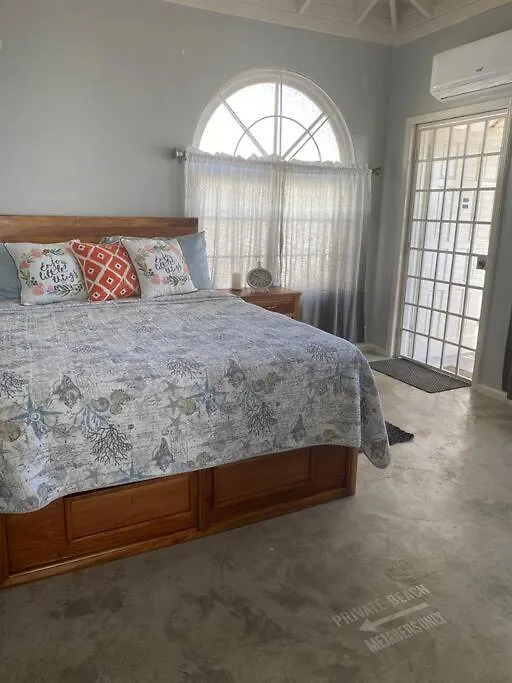 Coastal Beauty - Beautiful Penthouse Condo In Ocho Rios Apartment